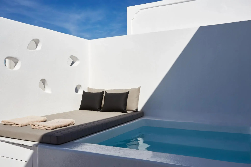 Loizos Stylish Residences