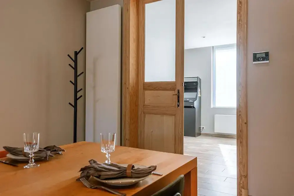 House Tilo Charming Holiday Home in Ypres for 8 Guests History Nature and Relaxation