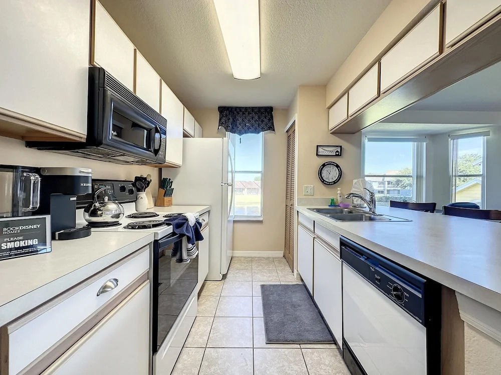 Lovely 3 bed Condo Near Disney Quiet Community
