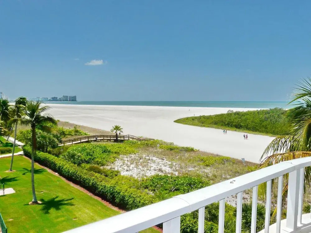 Front Unit Facing Beach With Wraparound Balcony