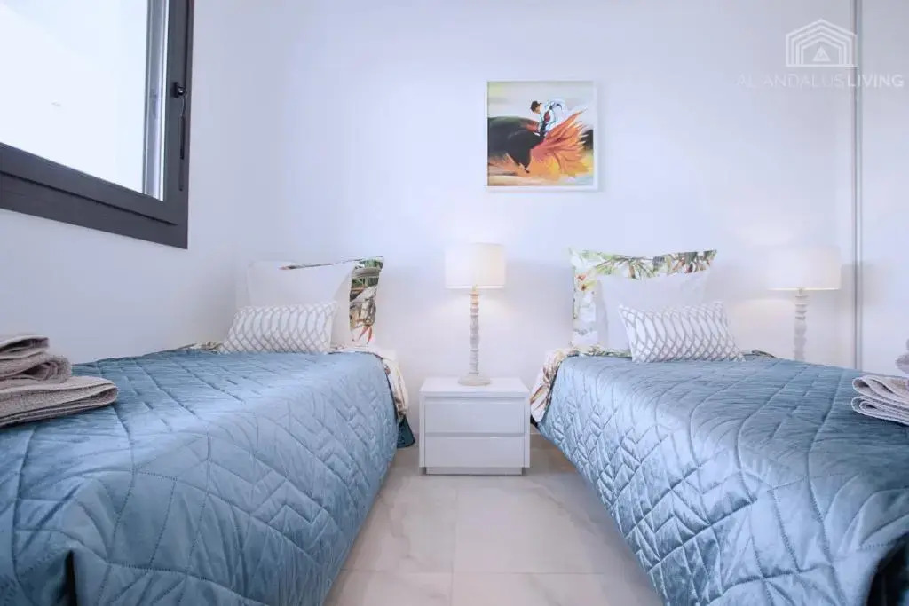 Contemporary apartment 8 min to Puerto Banus