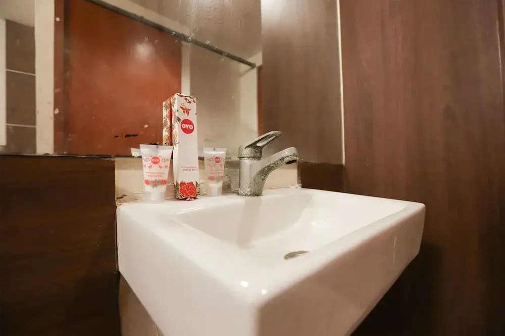 OYO 467 Penthouse Hotel