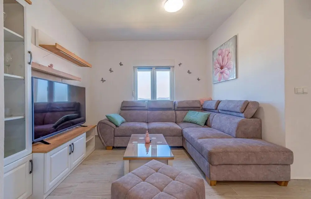 Amazing Apartment in Zadar With Wifi and 2 Bedrooms