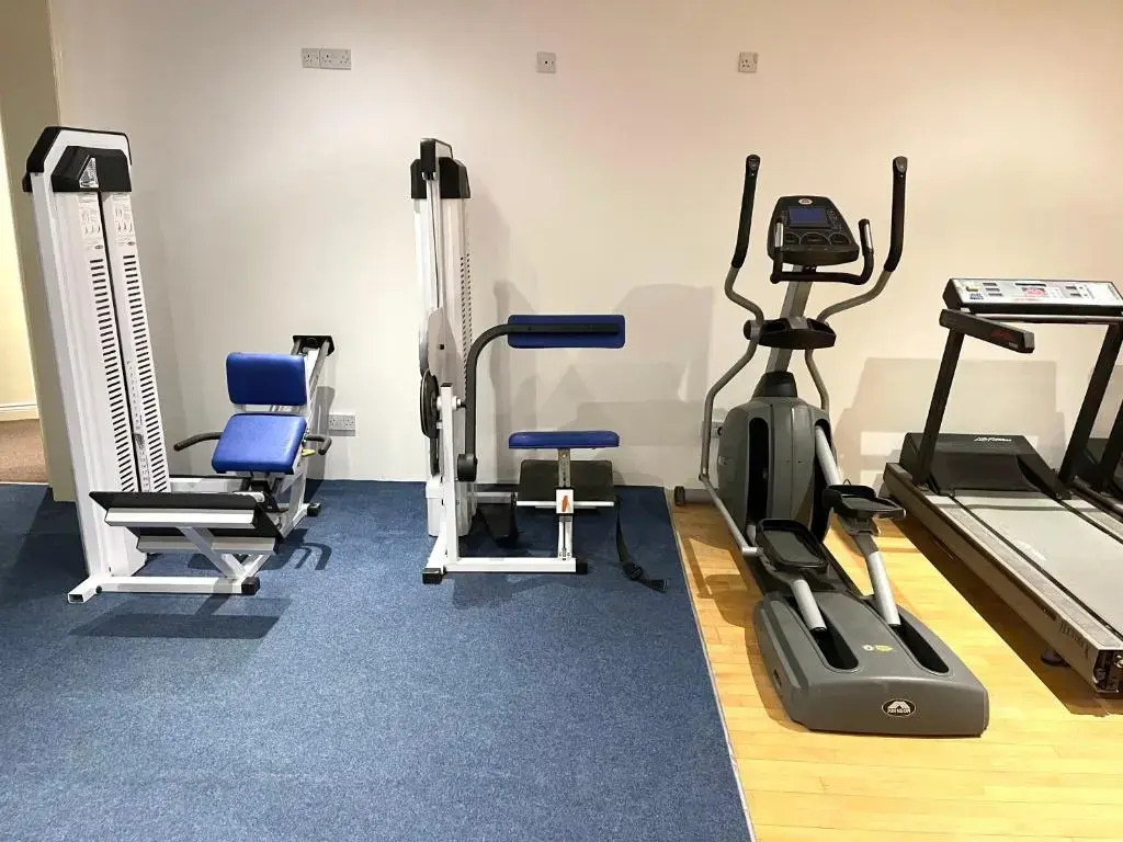 Modern Family Apartment FREE Parking and Gym by Beach