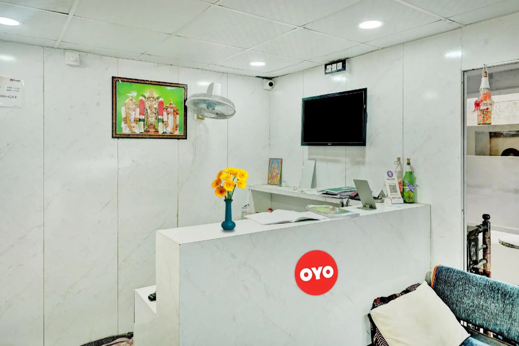 Eesha Ncore Rooms by Oyo