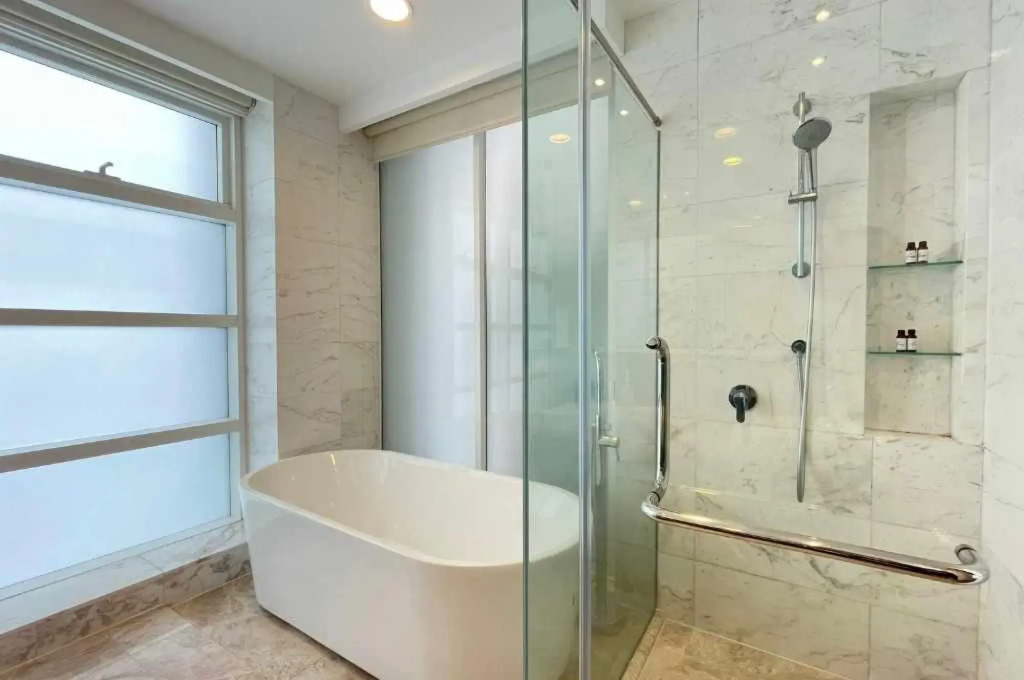 #1A Lovely 1 Bedroom Bath Tub Apartment SKY POOL