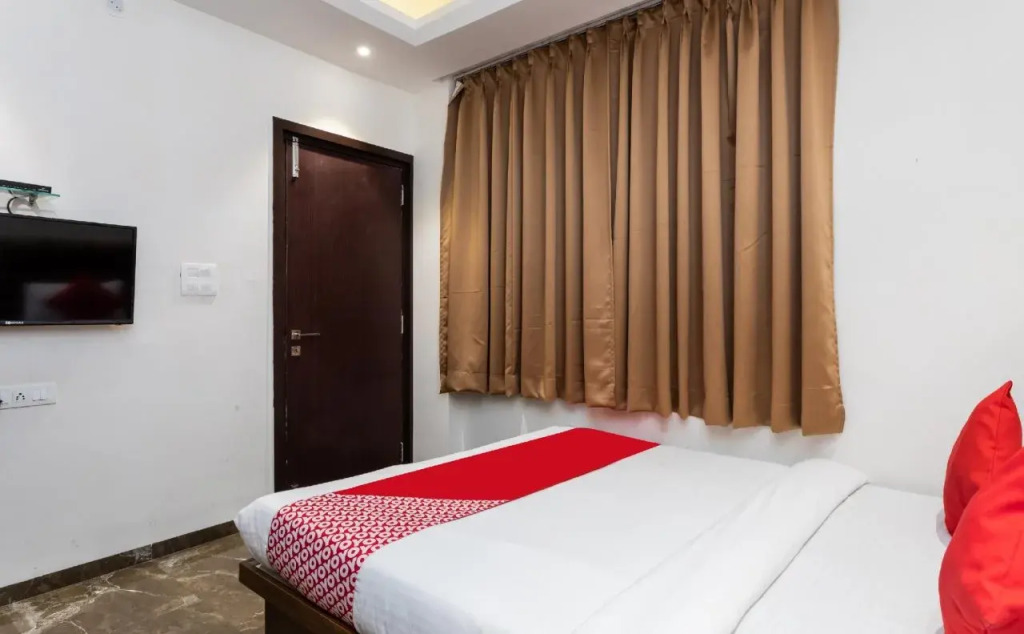OYO 15800 Jaanie's Residency