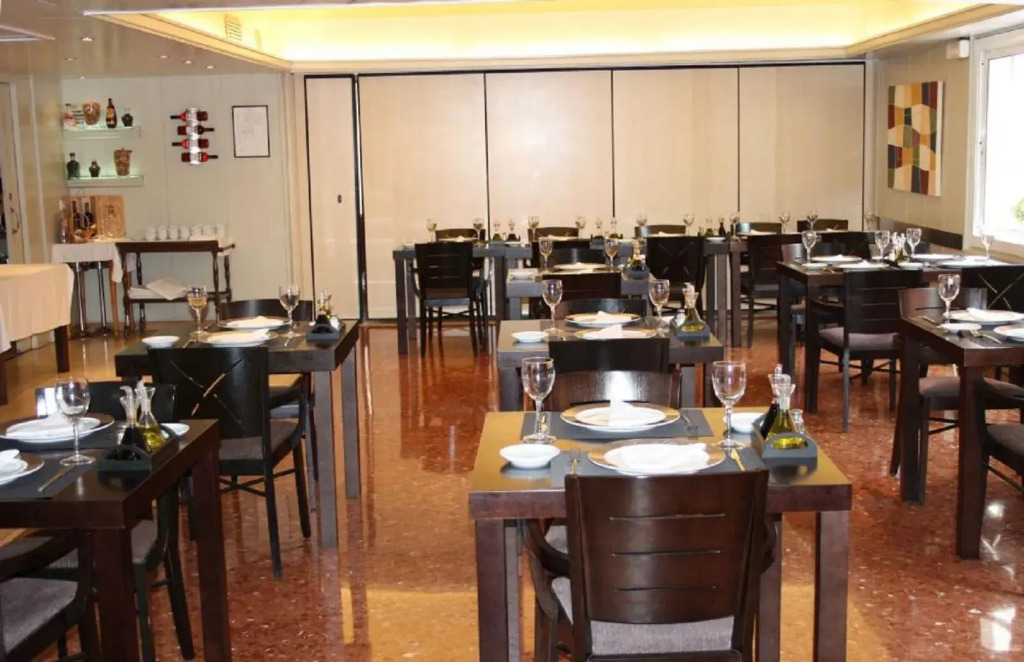 Tres Torres Atiram Hotel