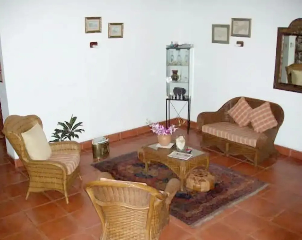 Las Flores Country & Beachside Hotel
