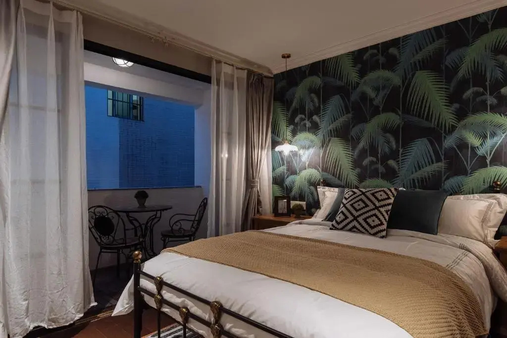 LOCALS·GuangZhou Liwan·Changshoulu subway station·Shangxia Jiu shopping street·Locals Apartment·00169540