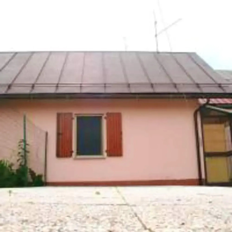 House With one Bedroom in Pontebba, With Wonderful Mountain View and Enclosed Garden Near the Slopes
