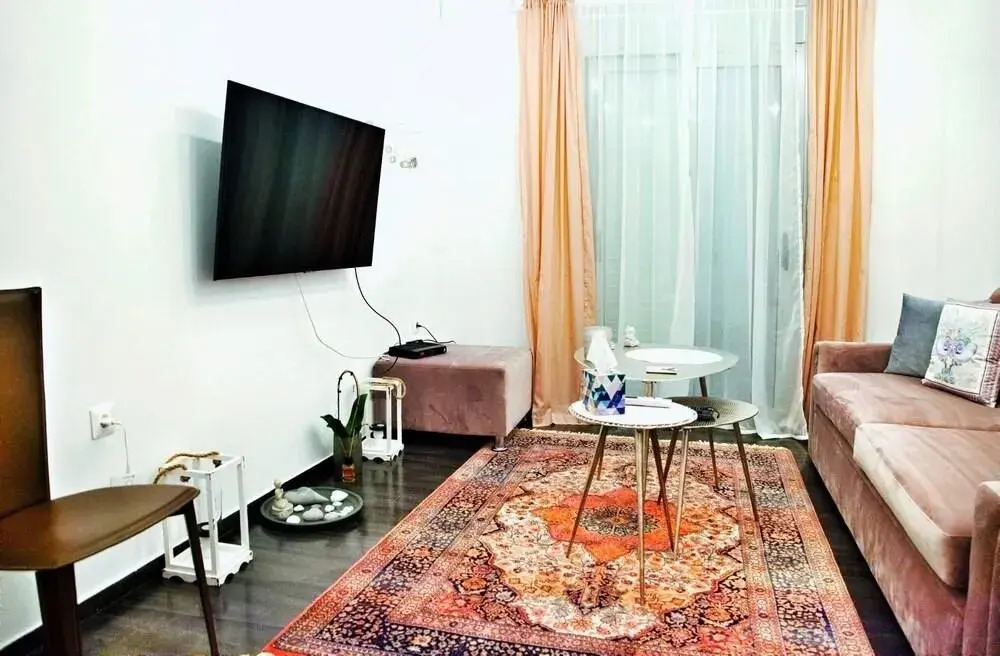 Delightful Brand New Apt