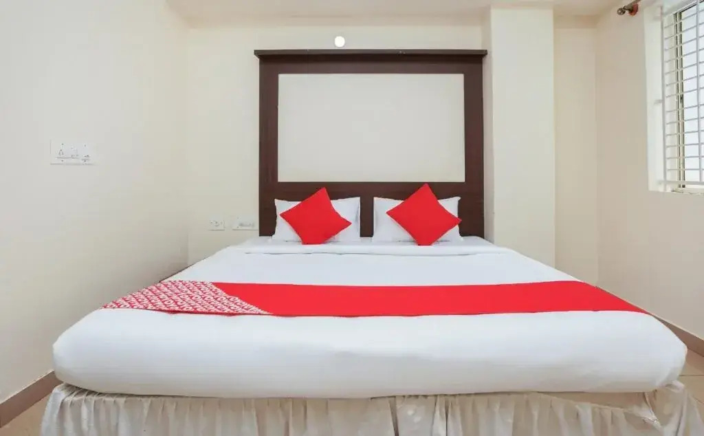 OYO 45057 Hotel J.B. Paradise