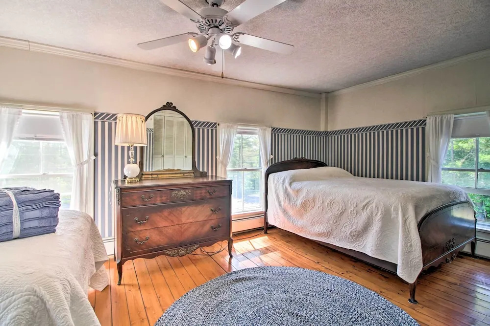 Vintage Schroon Lake Farmhouse w/ Private Beach!