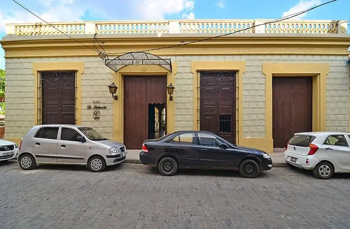 Hotel E La Avellaneda