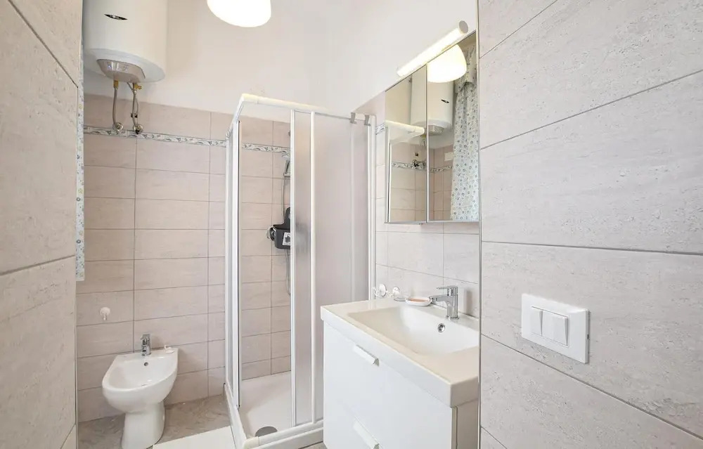 Awesome Apartment in Lido di Camaiore With 2 Bedrooms