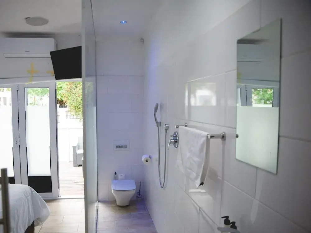 theLAB Luxury Backpackers