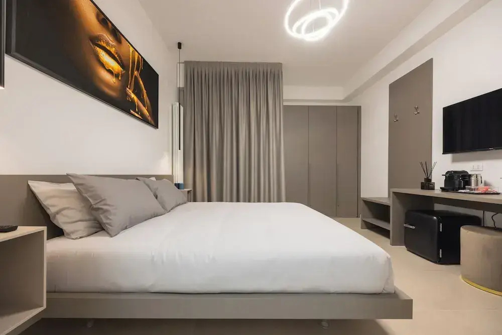 Luxury Station Suite