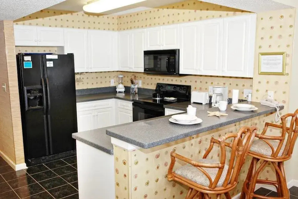 Ashworth 904 - 3 Br condo by RedAwning