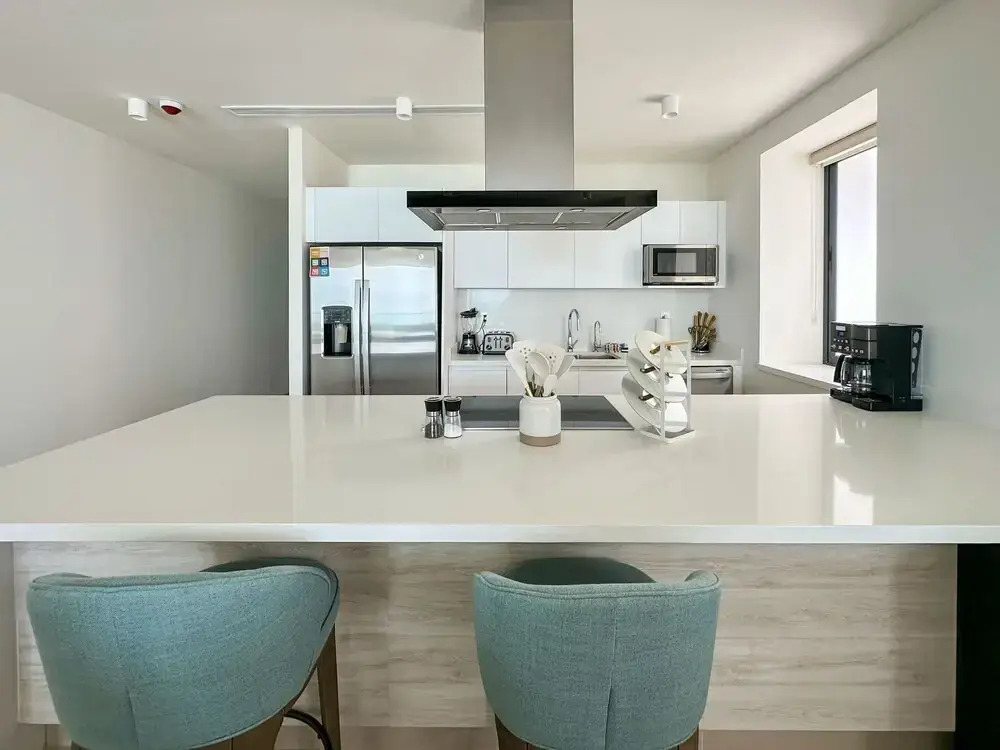 Paradise Found Luxe 2BR Condo in Iconic Location