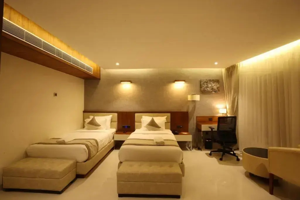 Royal Plaza Suites by RAK Rooms, Mangaluru