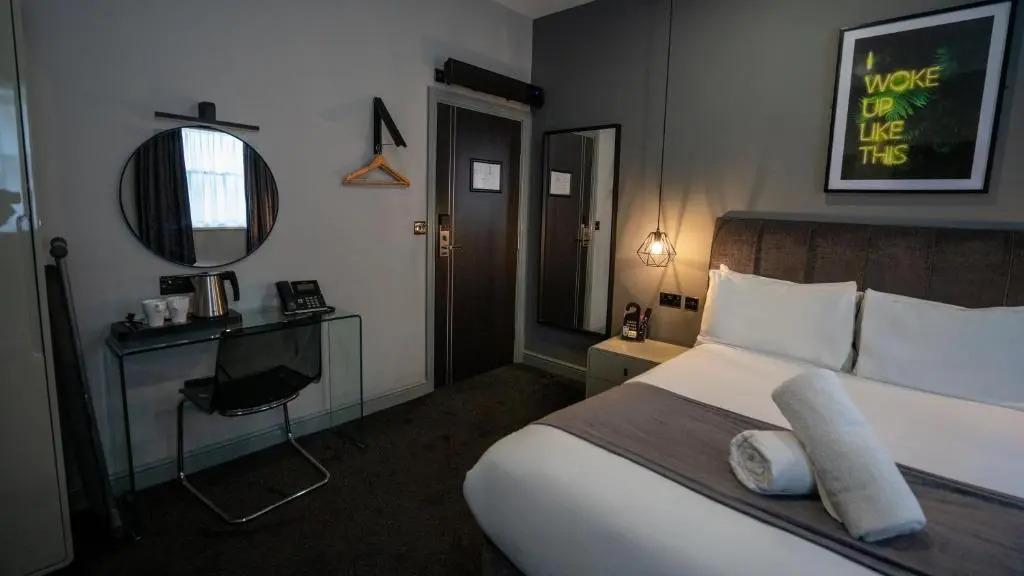 Hotel 105