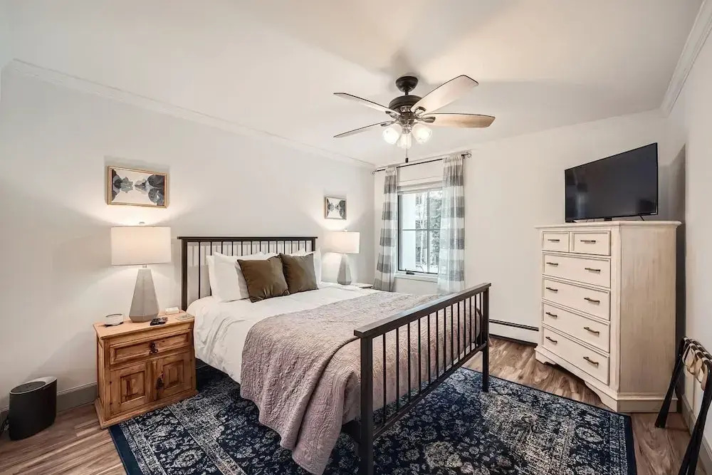 Snowlion Condos 103 2 Bedroom Condo