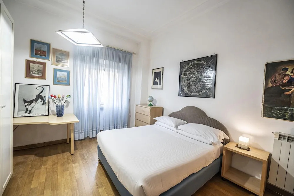 Trastevere 2 BR Cozy Apartment