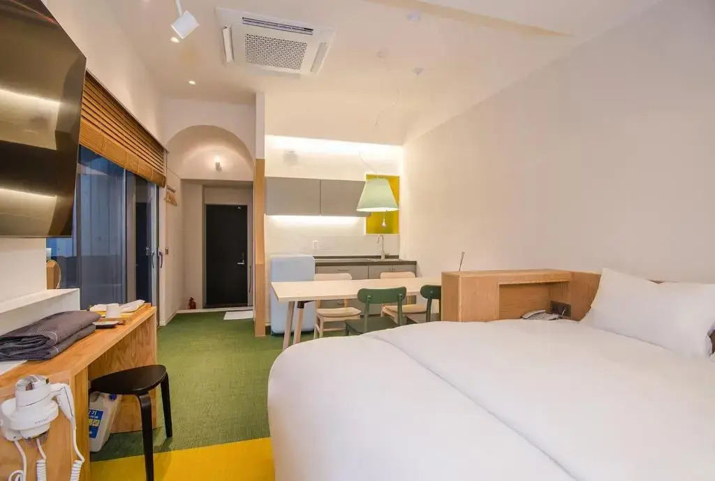 BLO BY BLO HOTEL