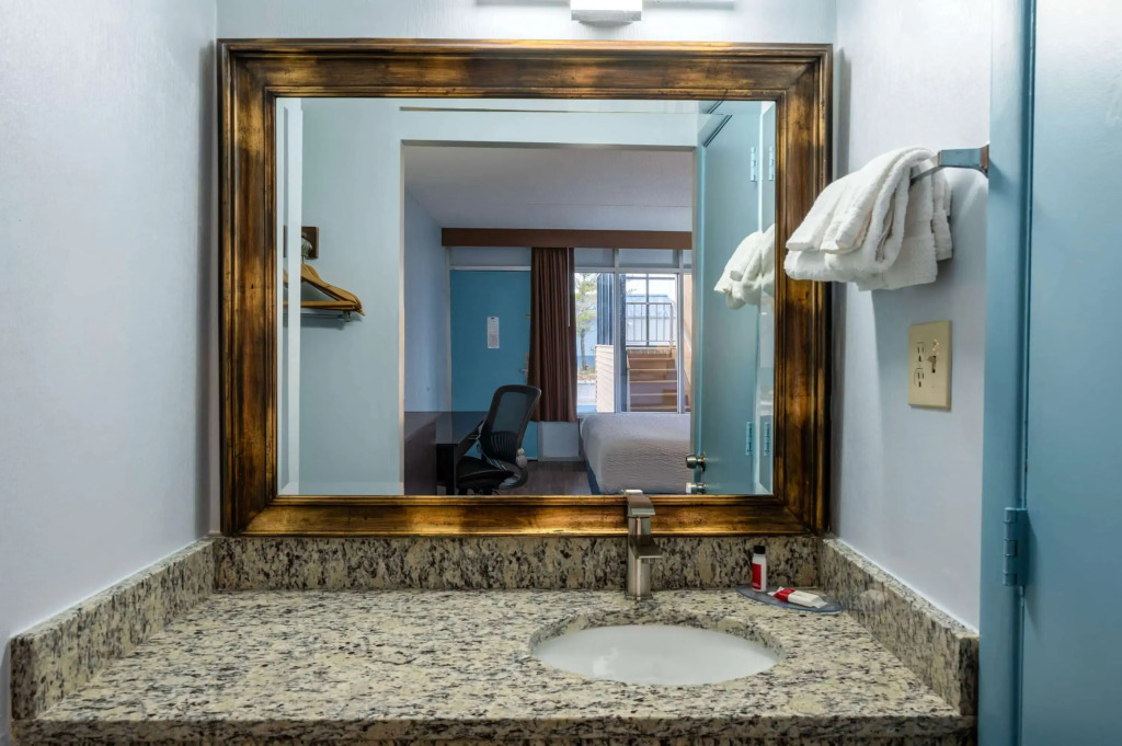 Days Inn by Wyndham Perrysburg Toledo