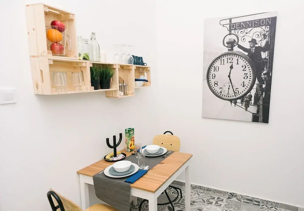 Dfive Apartments - Golden Hand