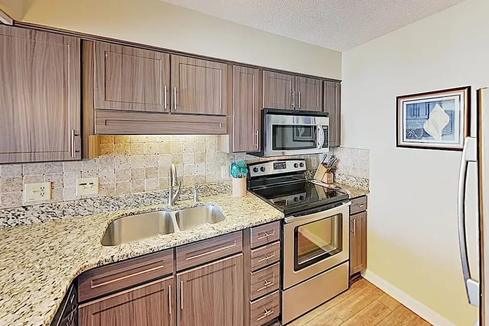 Oceanfront Crescent Sands Beach W/ Pool 3 Bedroom Condo