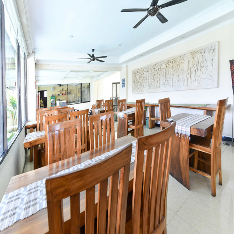 RedDoorz Plus near Mall Bali Galeria 2