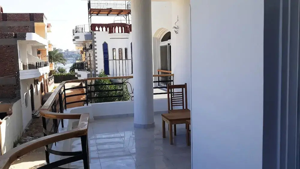 New Modern Flats