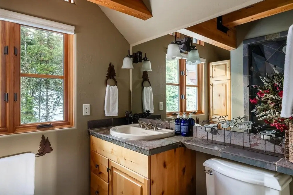 2 Mountain Home 3 Bedroom Home by Moonlight Basin Lodging