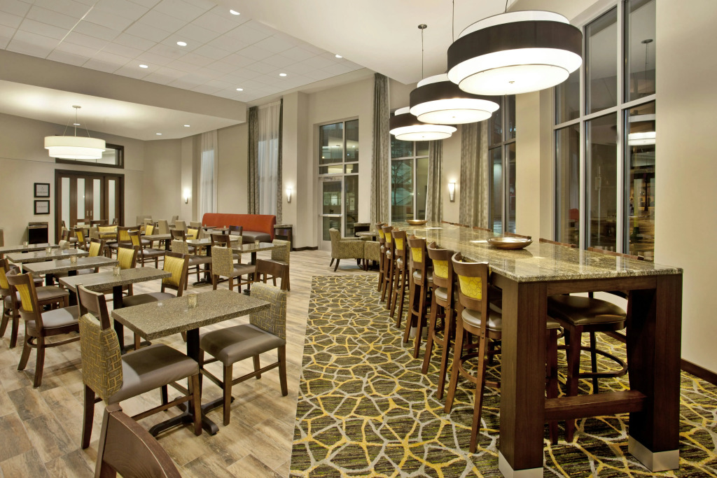 Hampton Inn & Suites - Minneapolis/Downtown