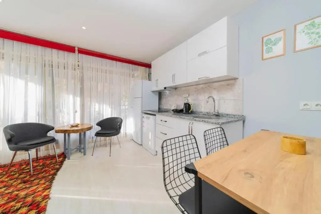 Cozy Flat Near Sea With Balcony in Muratpasa