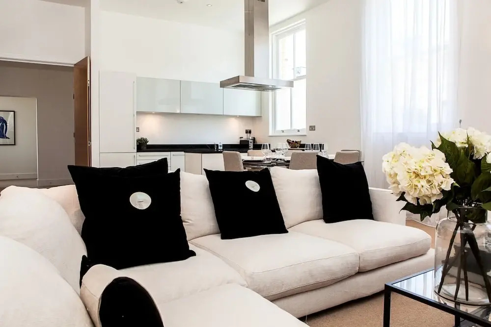 Luxurious and Spacious 3 Bed in Battersea