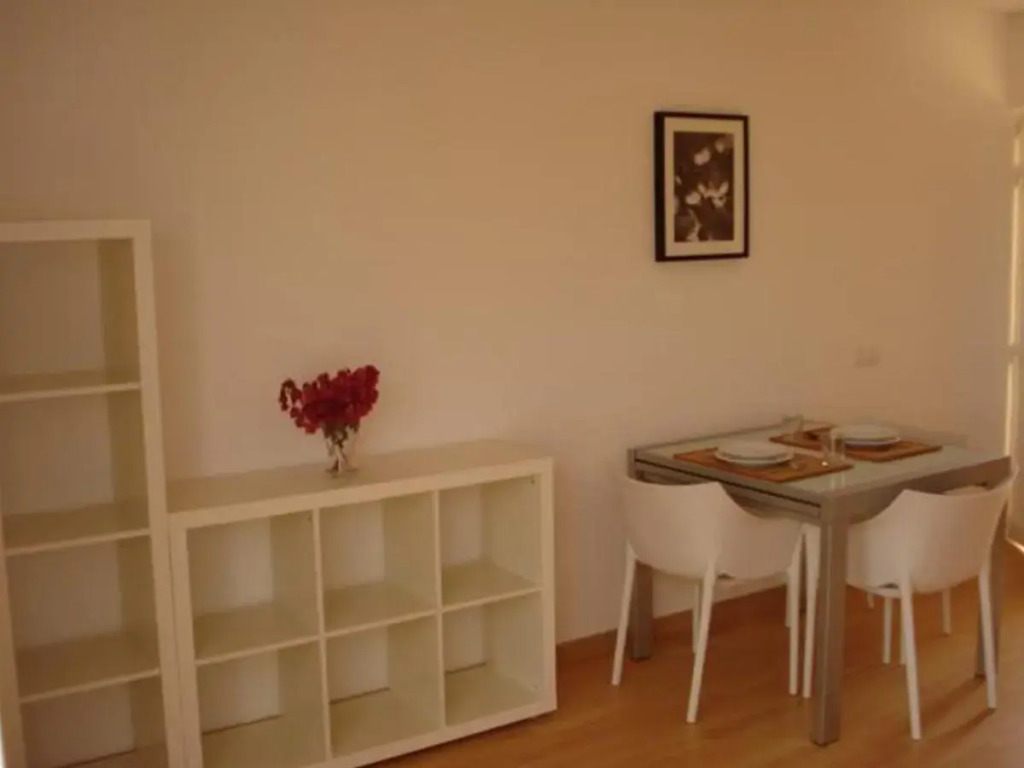 Book Jet - Las Lomas Sunny Holiday Homes