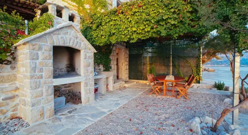 Beachfront Apartment In Dalmatia