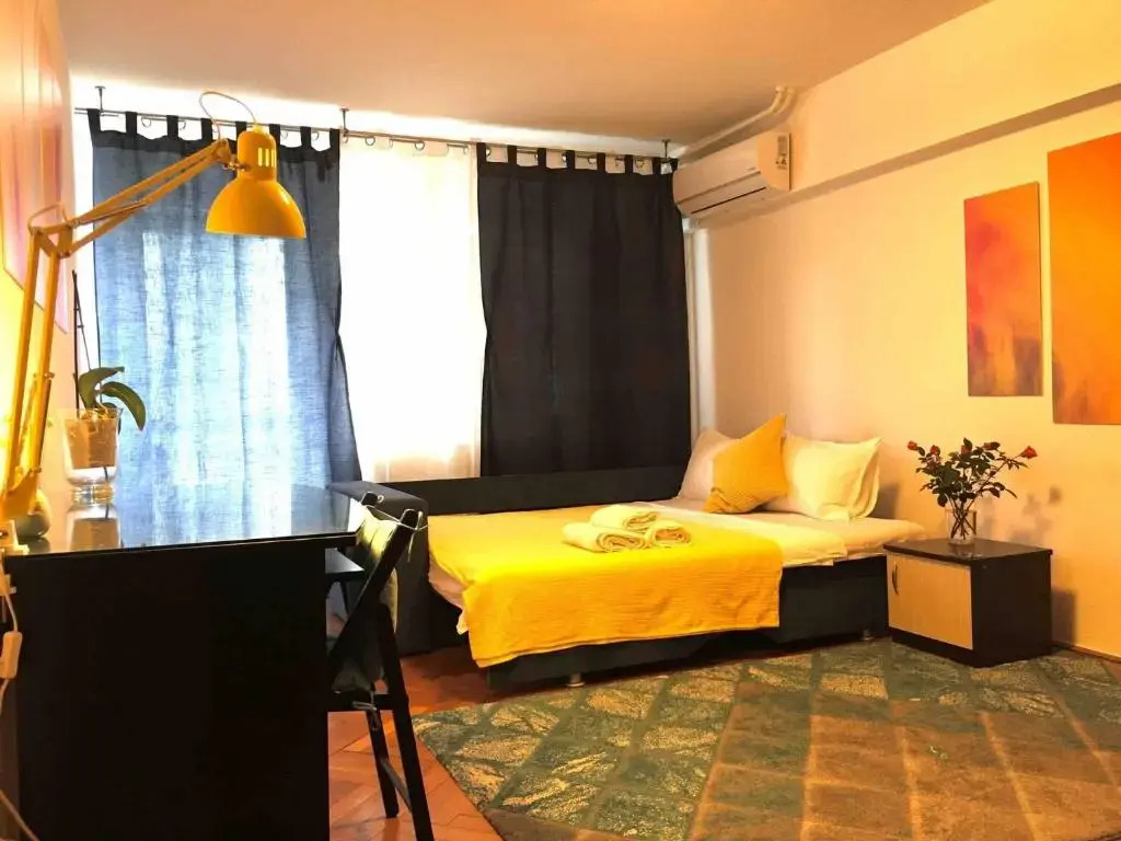 City Center Unirii Square Private rooms with City View - Shared Amenities
