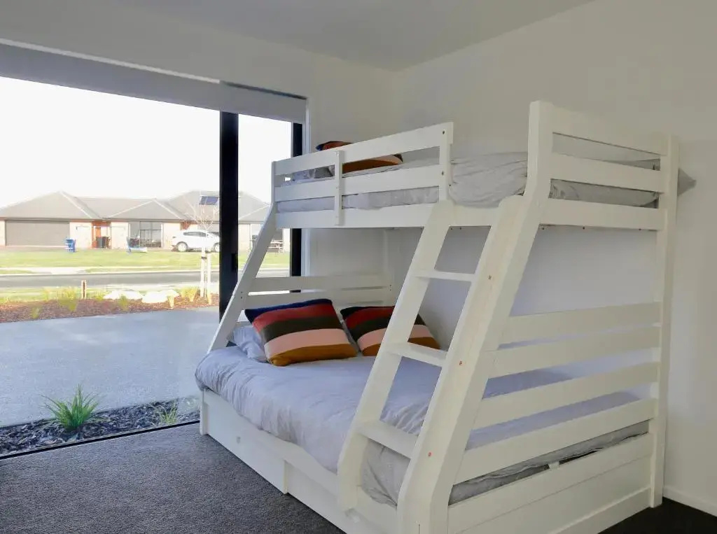 Lake House - Te Anau Holiday Home