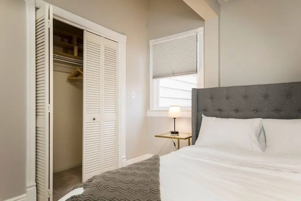 Gorgeous 3BR 2BA on Frankfort | by Cozysuites