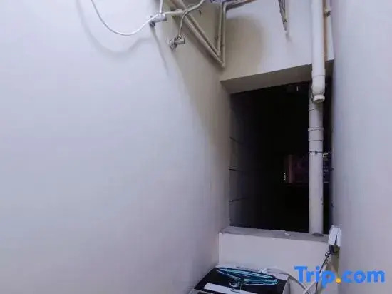 Leyou apartment（Shantou Vientiane City Longyan South Road Food Street Store）