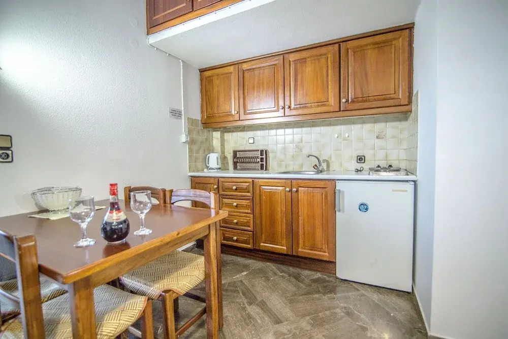 Elpida Apartments