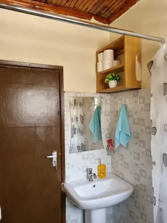 Lux Suites 2 Bedroom Donholm Bungalow