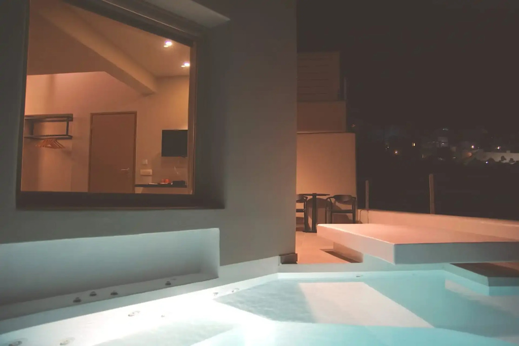 Black Diamond Suites