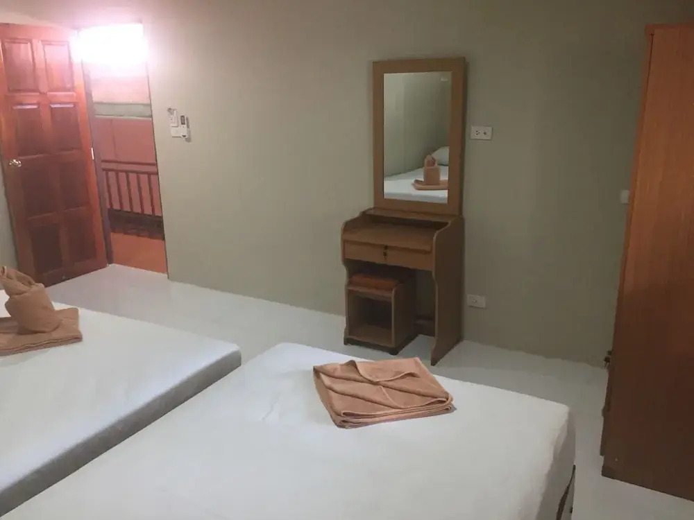Bang sit Guest House