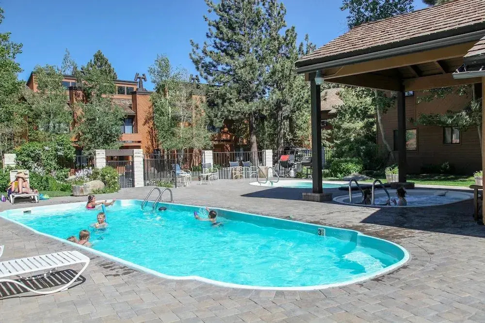 Snowflower 68 Spacious End Unit With Great Complex Amenities, Quiet Location by RedAwning
