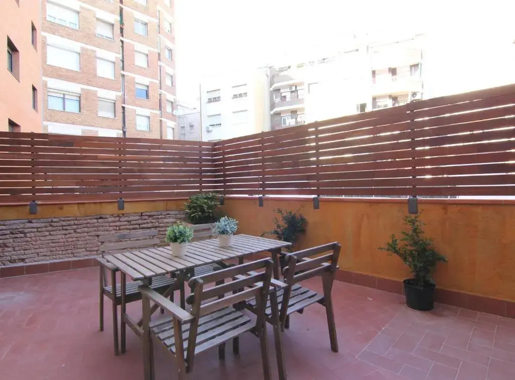 FELIP - Spacious and quiet apartments & one with Terrace